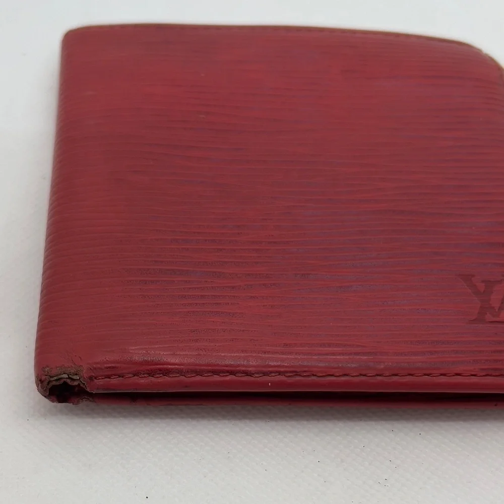 LOUIS VUITTON Bi-Fold Epi Wallet